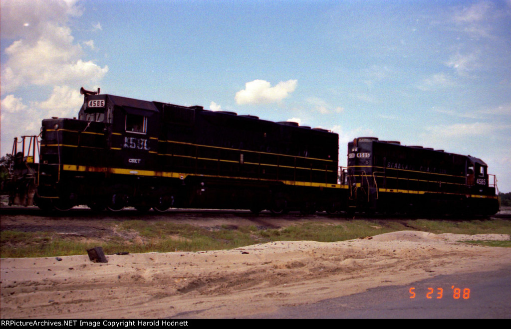 CSX 4586 & 4585